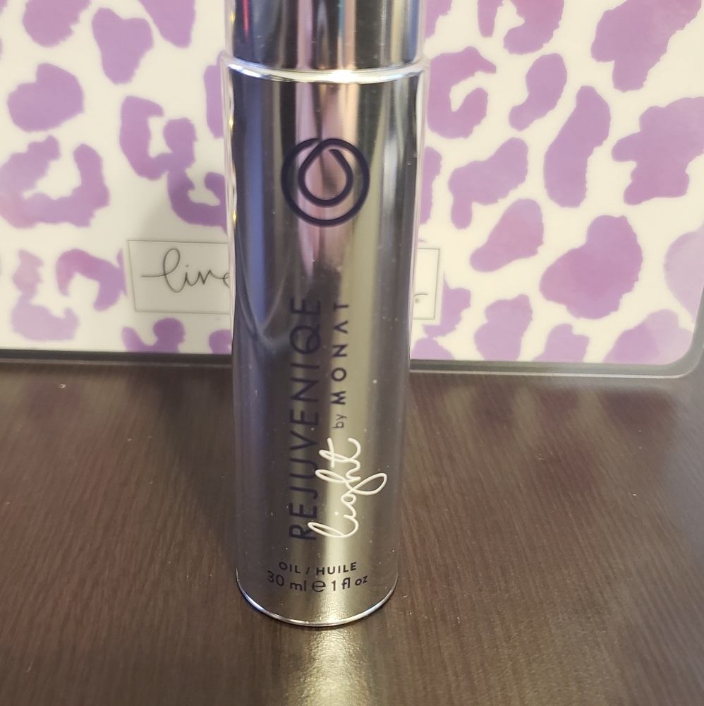 Monat Rejuvenique Light